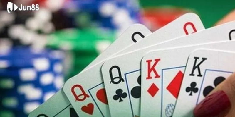 Bí Quyết Đánh Phỏm Hiệu Quả Tại Jun88 - Chiến Thuật Thắng Lớn 2 Giới thiệu các bí quyết đánh phỏm tổng quan
