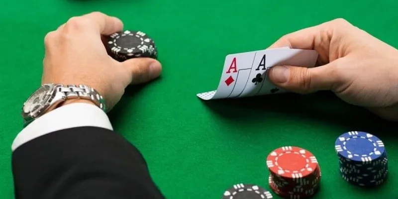Chiến lược chơi xì dách - Cách chơi an toàn và hiệu quả nhất 3 Khi nào để quyết định rút hoặc dừng trong xì dách?